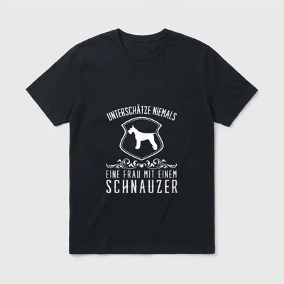 Unterschätze niemals eine Frau... T-Shirt 0137 – Klassisches T-Shirt in Schwarz