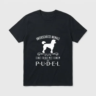 Unterschätze niemals eine Frau... lustiges T-Shirt – Klassisches T-Shirt in Schwarz