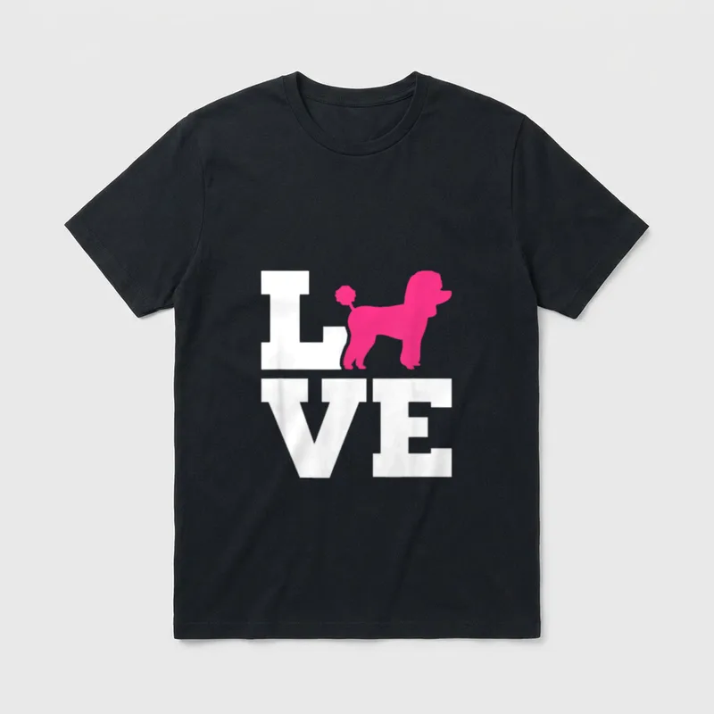 Pudel Liebe T-Shirt – Pinkes Pudel-Silhouette integriert in weiße LOVE-Buchstaben – Klassisches T-Shirt in Schwarz