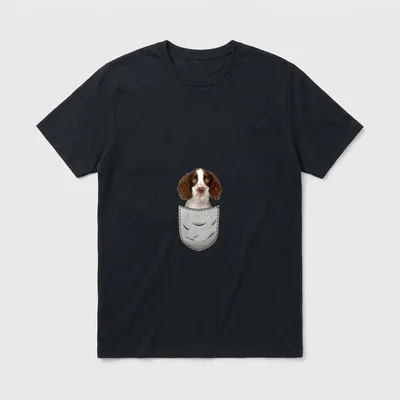 English Springer Spaniel Brust-Tasche T-Shirt – Klassisches T-Shirt in Schwarz