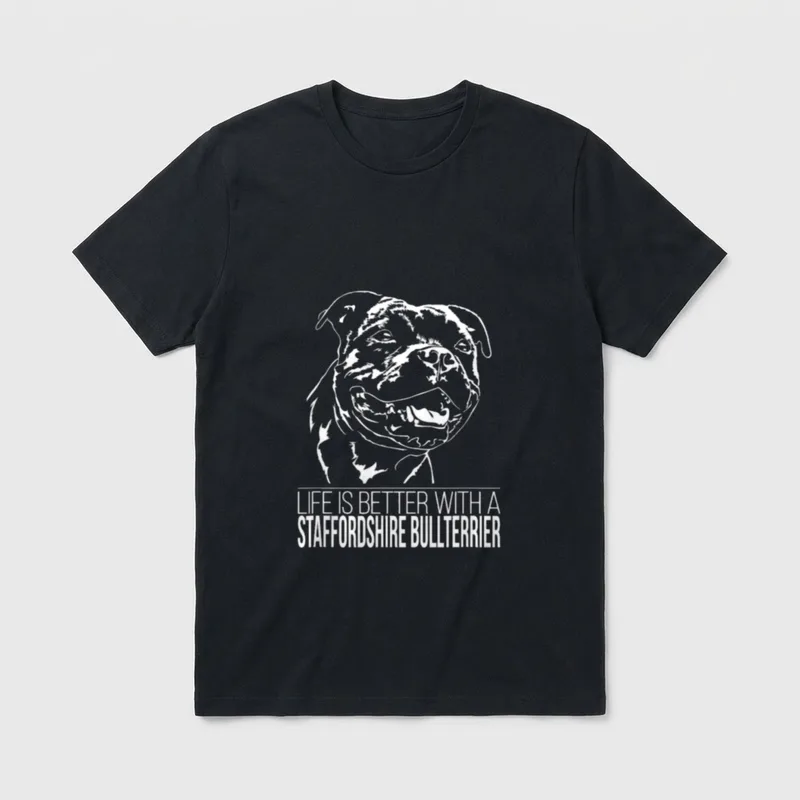 Staffordshire Bullterrier life is T-Shirt – Klassisches T-Shirt in Schwarz