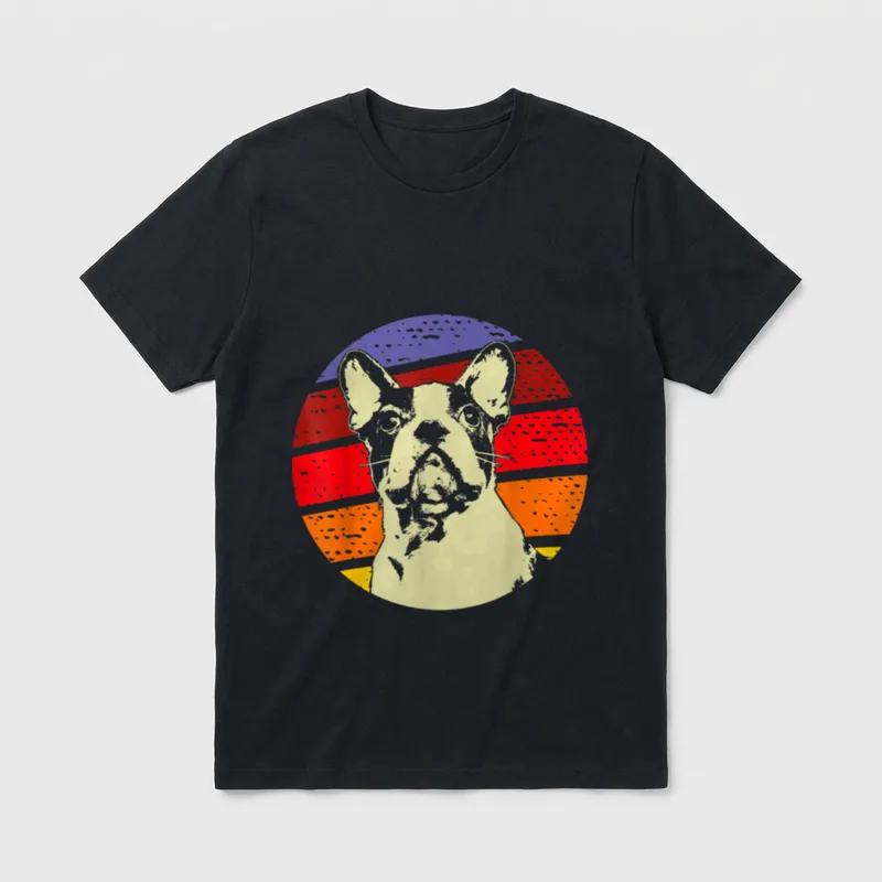 Boston Terrier T-Shirt – Retro Boston Terrier Porträt vor buntem gestreiften Kreis – Klassisches T-Shirt in Schwarz