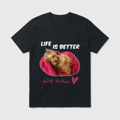 Leben ist besser mit Yorkies. T-Shirt – Klassisches T-Shirt in Schwarz