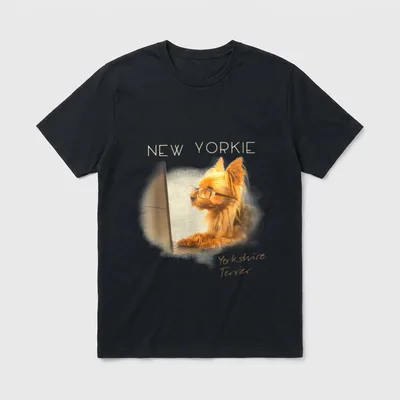 New Yorkie Terrier T-Shirt – Yorkshire Terrier mit Brille tippt auf Laptop, Text NEW YORKIE – Klassisches T-Shirt in Schwarz